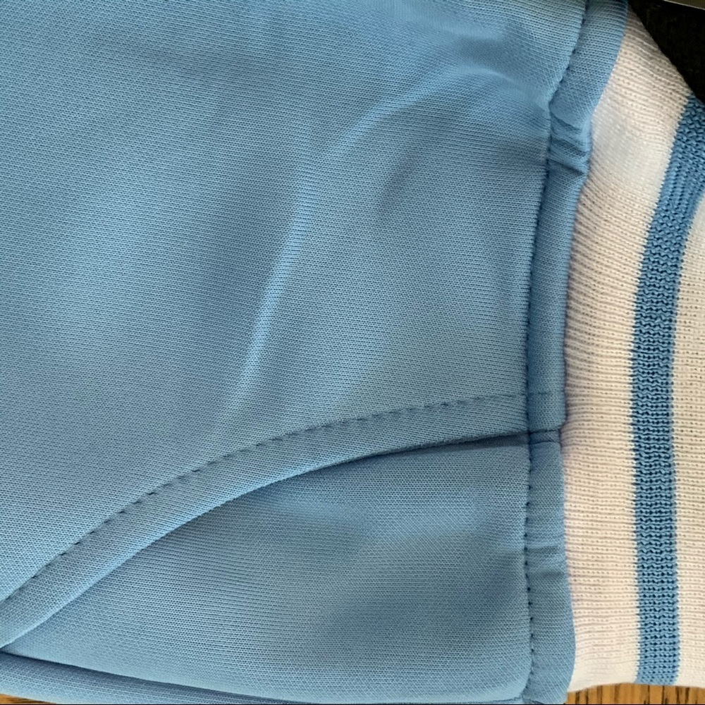 Boy’s 2pc Jogger Set Sizes 4 & 5 - Picture 15 of 16